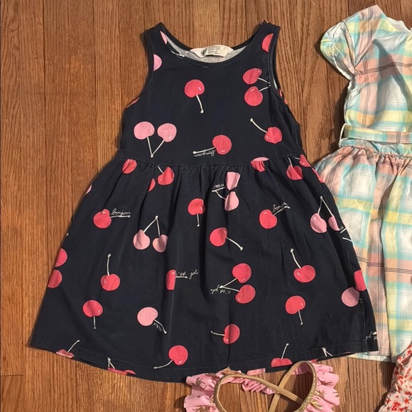 Assorted Dresses and Outfits. All in excellent condition - Picture 2 of 11